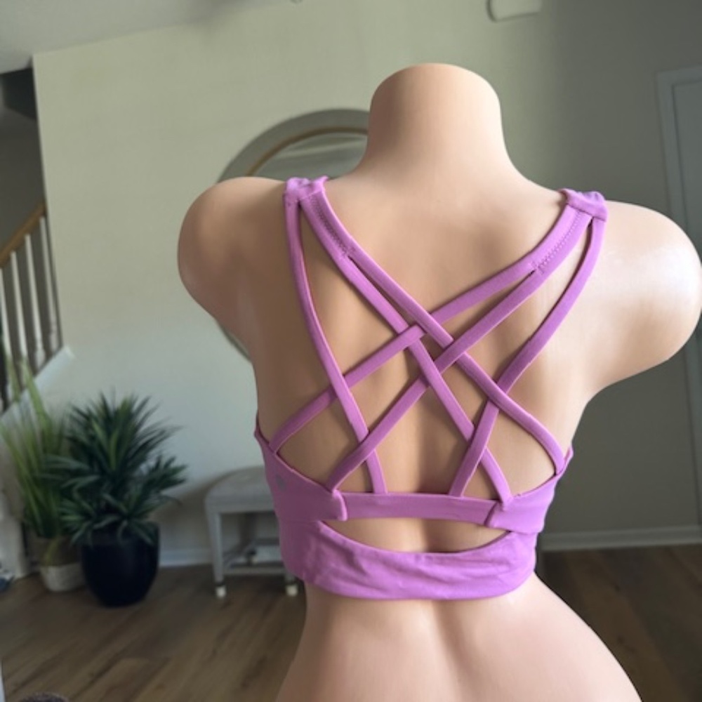 Lulu lemon sport bra size 8 purple NWOT
